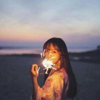 世界那么大， 你一个人， 我很不放心。 如果说重逢是为了另一