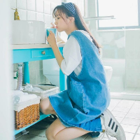 人生建议：和我在一起 一个人，站在街角、看