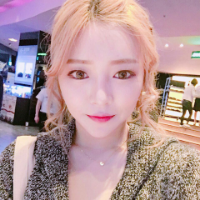 小孩才分对错成人只分强弱。 我现在很累很烦很揪心