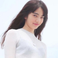 捧着风的少女 可能都太零散 也乱七