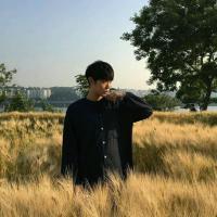 无需多言。 只有默默地爱默默的等