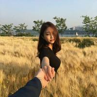 无需多言。 只有默默地爱默默的等