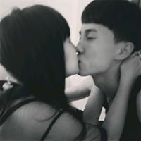死期   ? 三月桃花，两人一马，