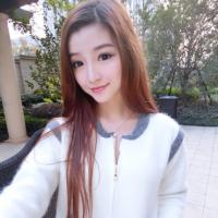 女大学生 轻声问自己为何那么屌