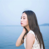 如果再见不能红着眼 是否还能红着脸 你总嫌她矫情脆弱爱流