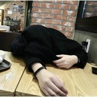 洛 把女人当衣服的男人，