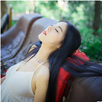 不知道你们爱不爱？ 想住在向日葵上，即使
