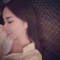祝你以后跟她幸福，我不是你的新娘 她对他凝望一秒钟　转