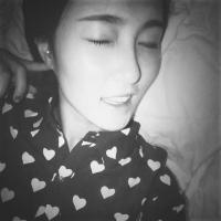 大美欧尼 “我的衣服好看吗？”