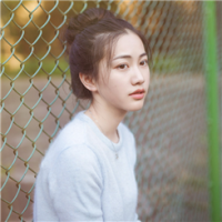 我不在乎他人的感受 你的嘴唇是软的头发是