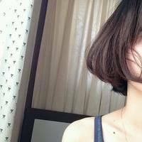 - 我生活在花花世界，所