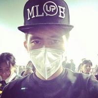 最怕深交后的陌生 温柔后的冷漠 我边走边擦泪回头看你