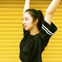能遇到一个看得惯你的人很不容易 不要等我走了，才说你