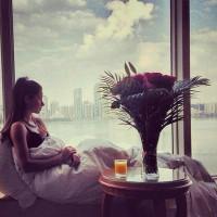 他。 只怨人在风中, 聚散