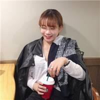爱情不止三寸七尺 怎容我用单位衡量 我们手牵手的旅程还未
