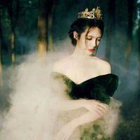 撕 ｛輕輕擦拭眼角的lè