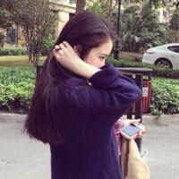 撕 ｛輕輕擦拭眼角的lè