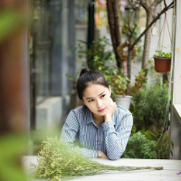 越面无表情越是心里难