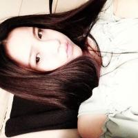 女 回忆里有一条路，始终