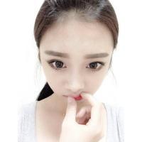 女 回忆里有一条路，始终