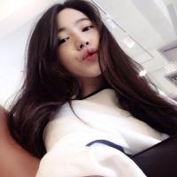 女 回忆里有一条路，始终