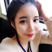 女 回忆里有一条路，始终
