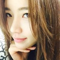 - 我笑，便面如春花，定