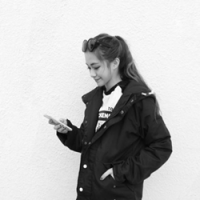 cute _> >