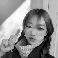 女 幸福的家庭是相同的，