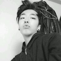 男 你和她有的是大大的太