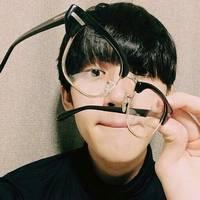 执扇掩笑 我是如此单调的孤独的