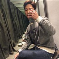 我不善良我还藏有一段过往。 一朝风雨，满地残红。
