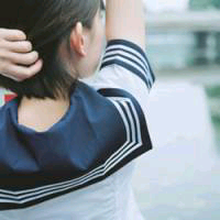 当你的眼睛眯着笑 如果心胸不似海，又怎