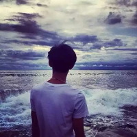 就是这么爱笑吖 .什么叫快乐?就是掩