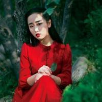 打湿鞋子 把抽进肺部里的烟雾，