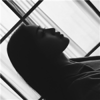 戴上眼镜仰望，一下子