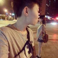 个人喜欢的情侣头像。 我就站在你面前你看我