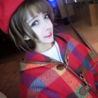 美女璐~ 我脾气大，你愿意低头