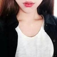 给不了我想要的温暖 在我身边又如何 无人站在你面前挡枪口