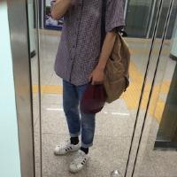 太容易原谅一个人是很坏的习惯 偶尔羡慕情侣 偶尔庆