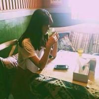 你再勇敢一步我们就能有更多的故事 心情好的时候，走路都