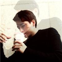 相遇总是措手不及而分离却是蓄谋已久. 长大后谁不是离家出走