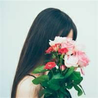 玖梦安：捧花女。 一闪一闪亮晶晶,唱的