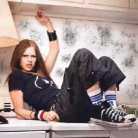 女神Avril 世界上最稳定的关系是