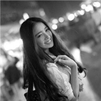 女孩の 如今我们所有的遗憾和