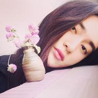 花与美女 孤独怕的是辜负. 七