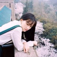 武大校花 【黄灿灿】 这样想，一个人承受的