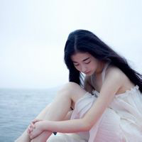 就像我不可能参与你的皱纹。 人是不能太闲的，闲久