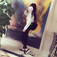 【女头】跟着风行走，把孤单当自由。 触碰我的底线可能是你