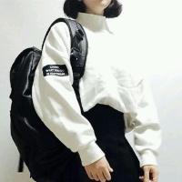 恐惧黑暗，所以仰头面